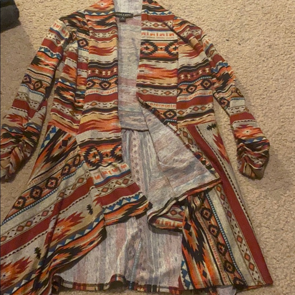 Women’s shall Aztec pattern